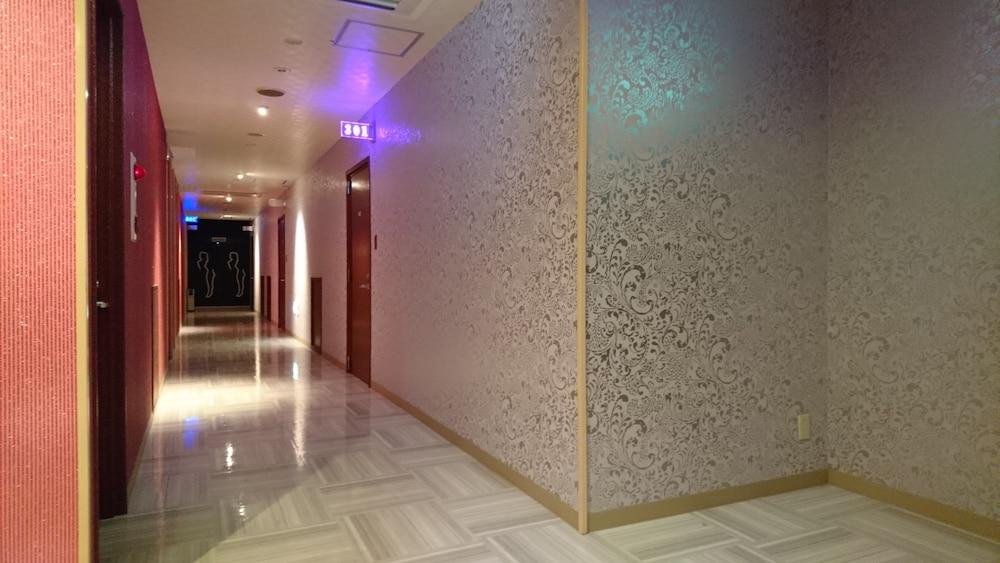 Hotel Eris Hakata (Adults Only) Фукуока Екстер'єр фото